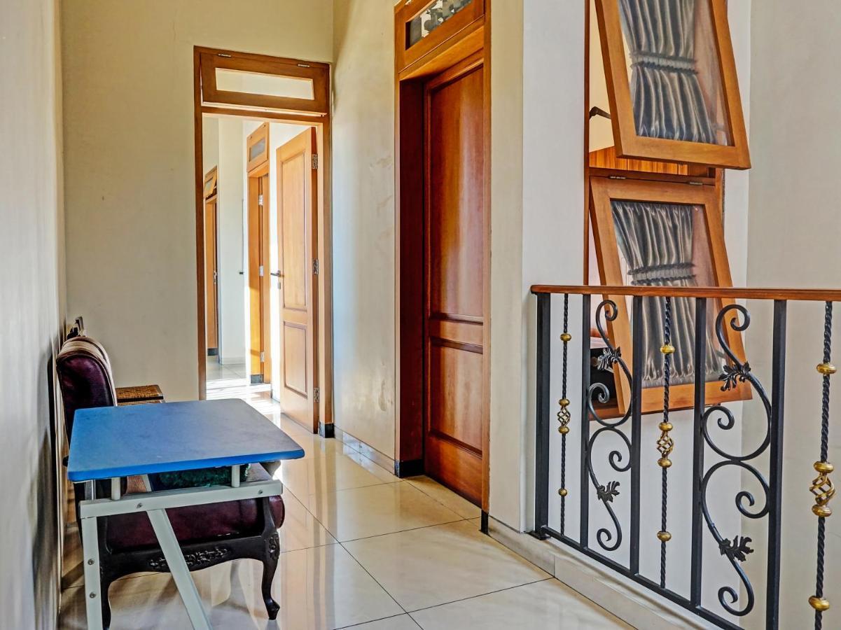 Spot On 91530 Sumpil Syariah Hotel Malang Luaran gambar