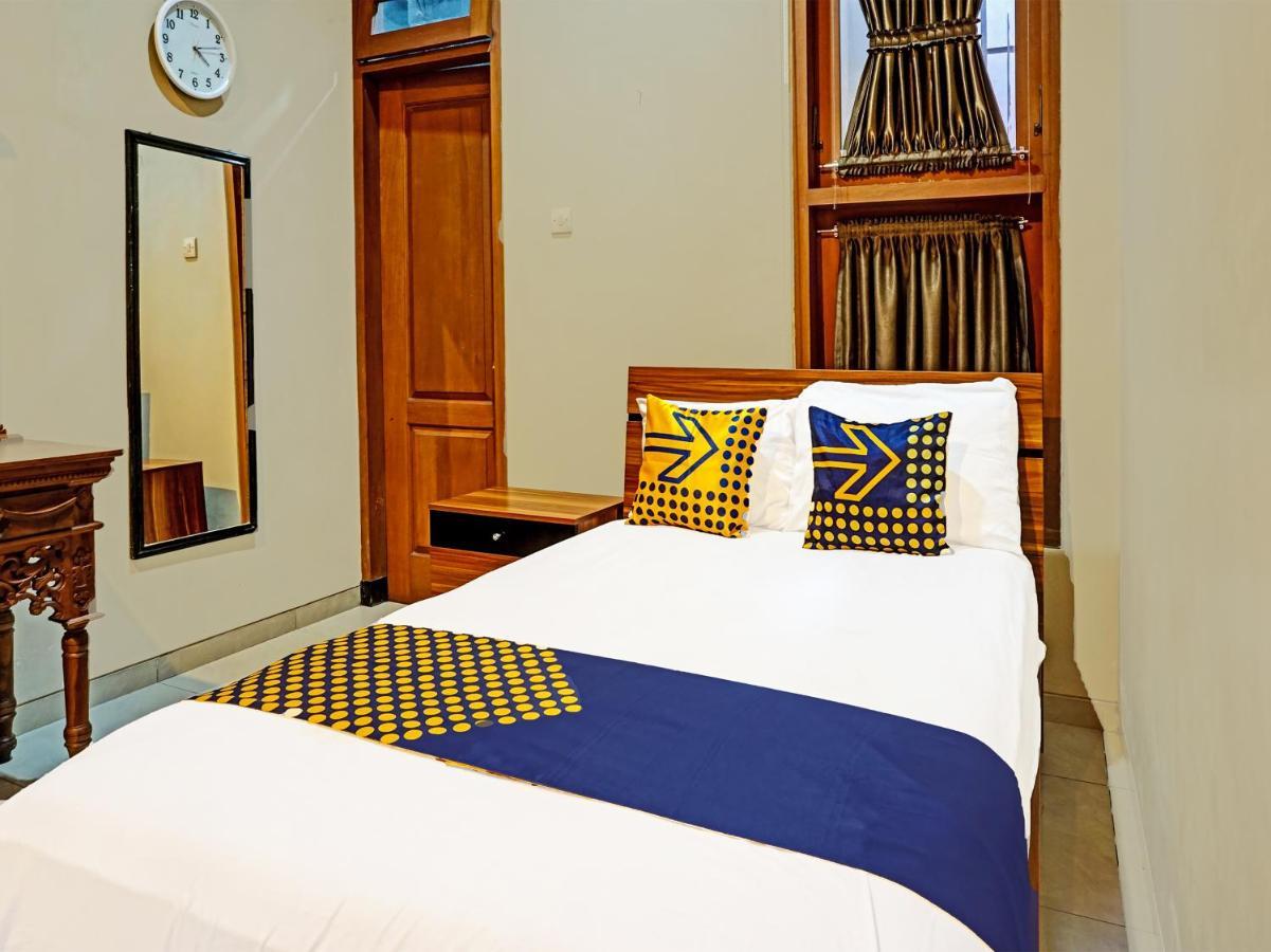 Spot On 91530 Sumpil Syariah Hotel Malang Luaran gambar