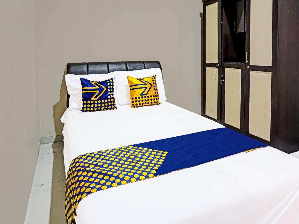 Spot On 91530 Sumpil Syariah Hotel Malang Luaran gambar