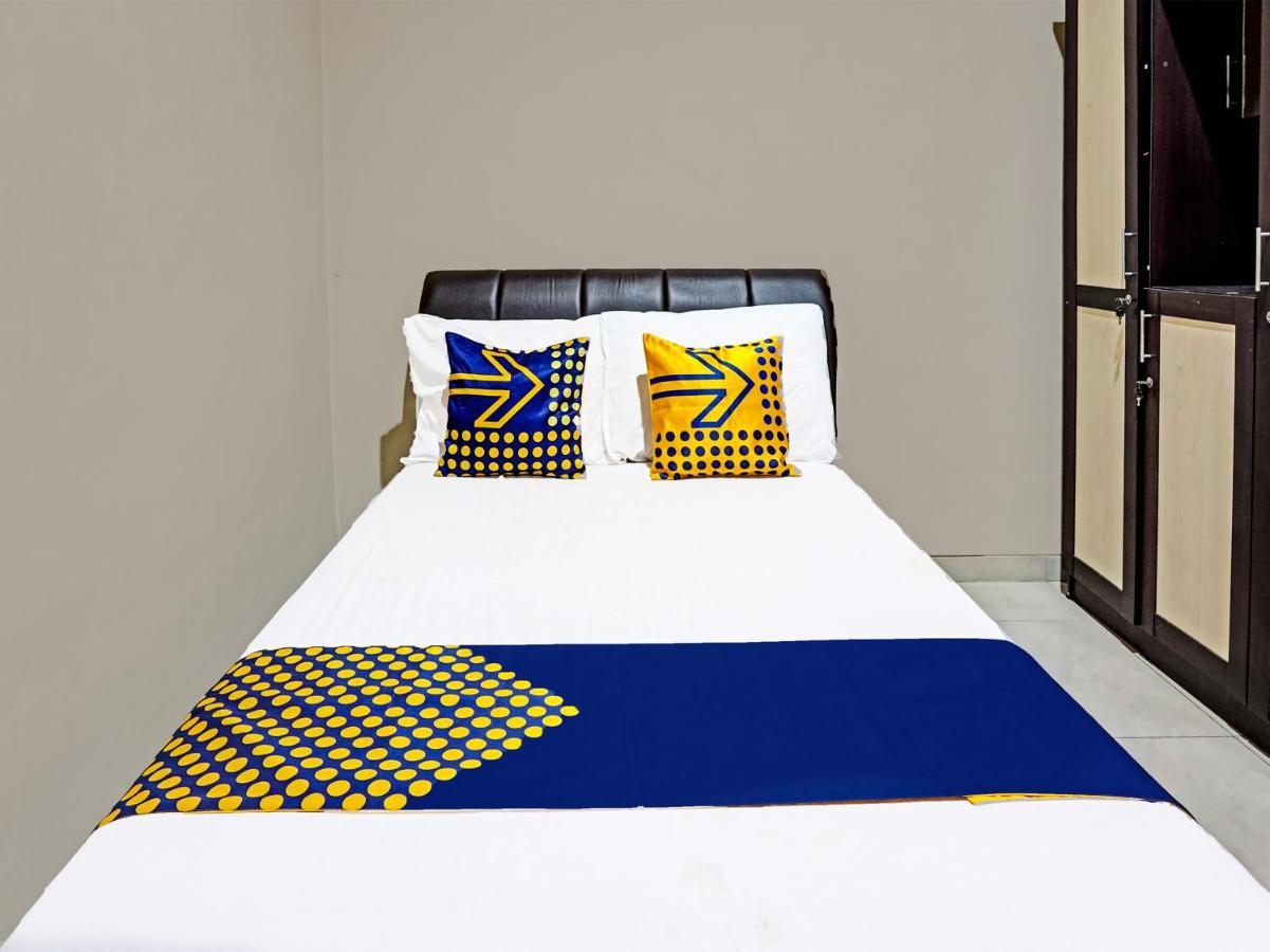 Spot On 91530 Sumpil Syariah Hotel Malang Luaran gambar
